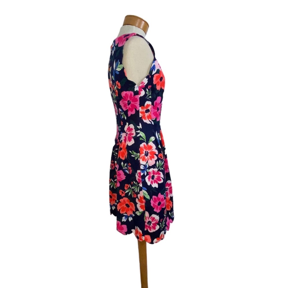 NWT Vince Camuto 6 Scalloped Edge Floral Dress - Picture 3 of 7